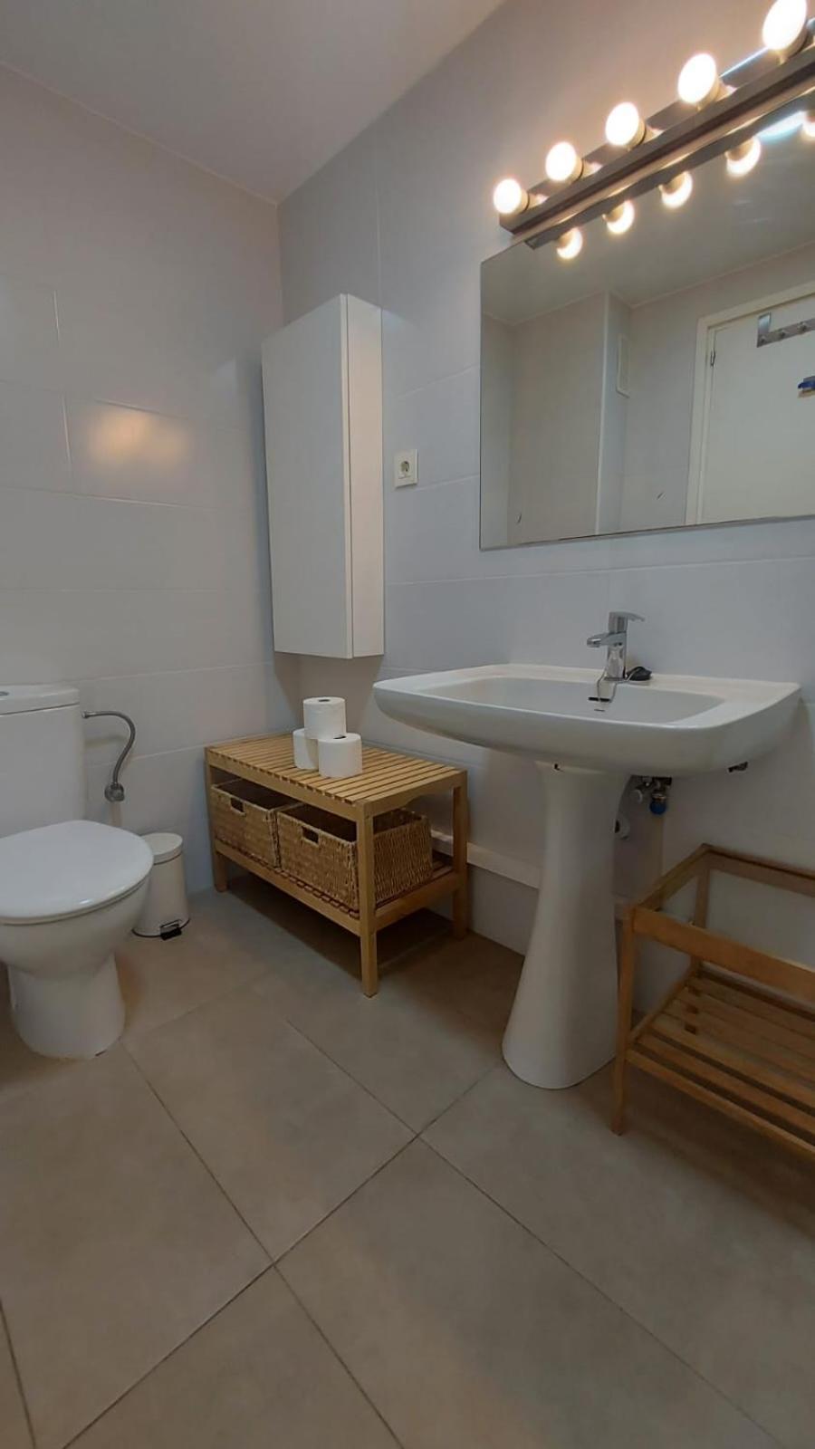 Puerto Deportivo Beachfront: Renovated Seaside Retreat Hospitalet De L'Infant Exterior photo