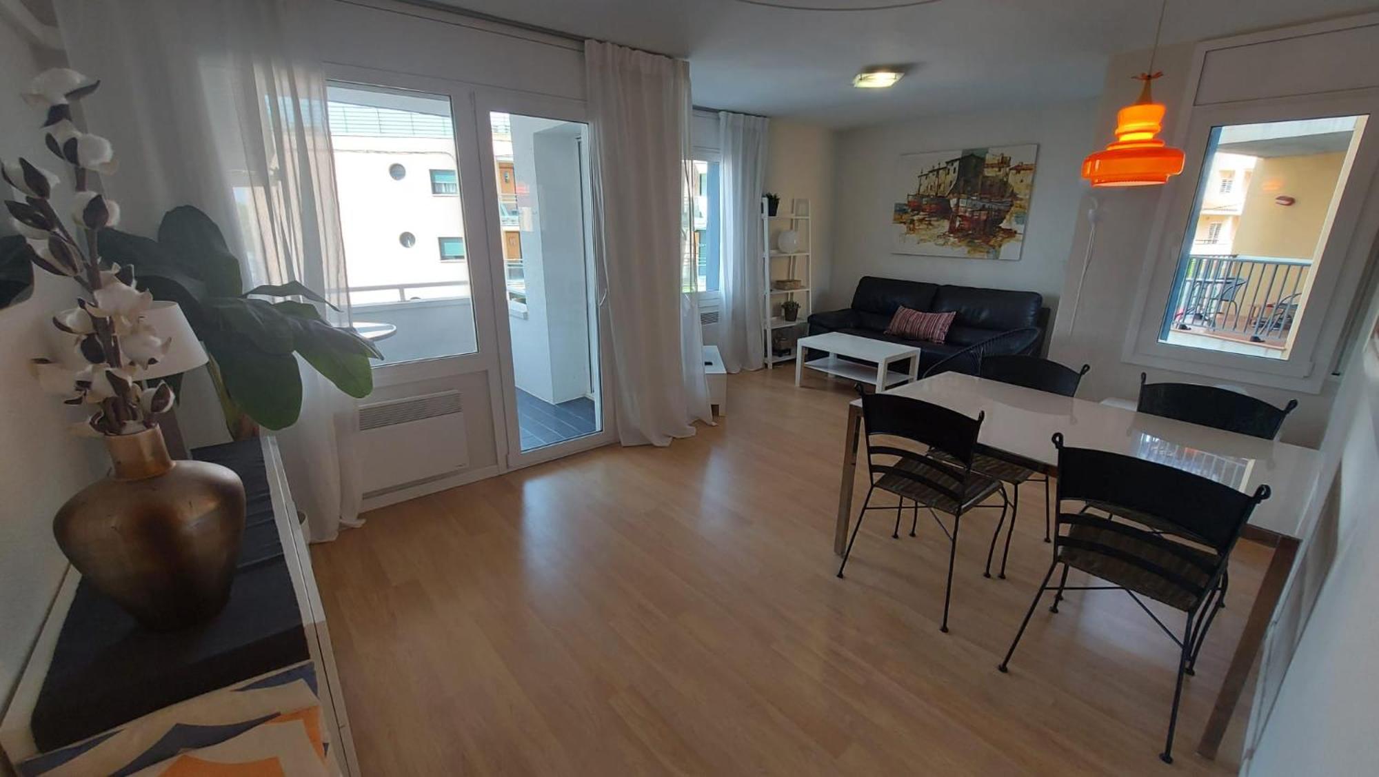 Puerto Deportivo Beachfront: Renovated Seaside Retreat Hospitalet De L'Infant Exterior photo